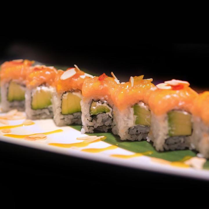 Uramaki Spicy Salmon